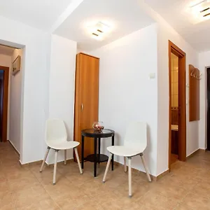  Apartment Arcul De Triumf